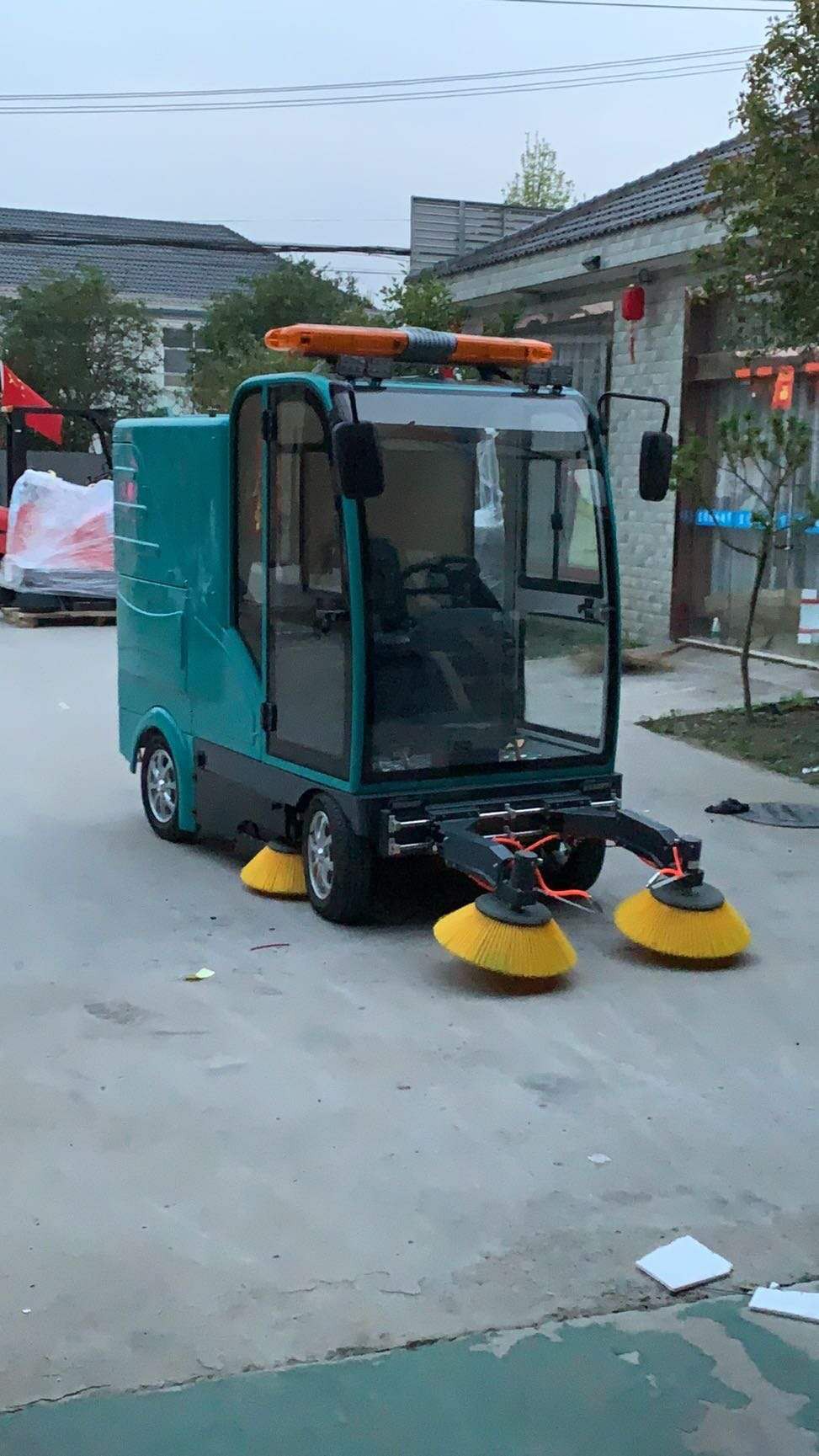 洁士AM2500TM电动四轮全封闭驾驶式扫地车/四轮全封闭驾驶式秋葵视频成人黄色版/四轮全封闭驾驶式清扫车/四轮全封闭驾驶式清扫机/四轮全封闭驾驶式扫路机/四轮全封闭驾驶式扫路车